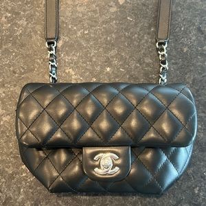 ✨Chanel belt bag! Calf skin leather with beautiful white metal hardware 😍